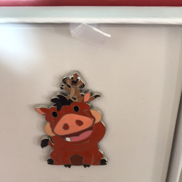 Disney Pin Collection. The Lion King. Set of 2 pins. New in Box with UPC tag. - Picture 11 of 13